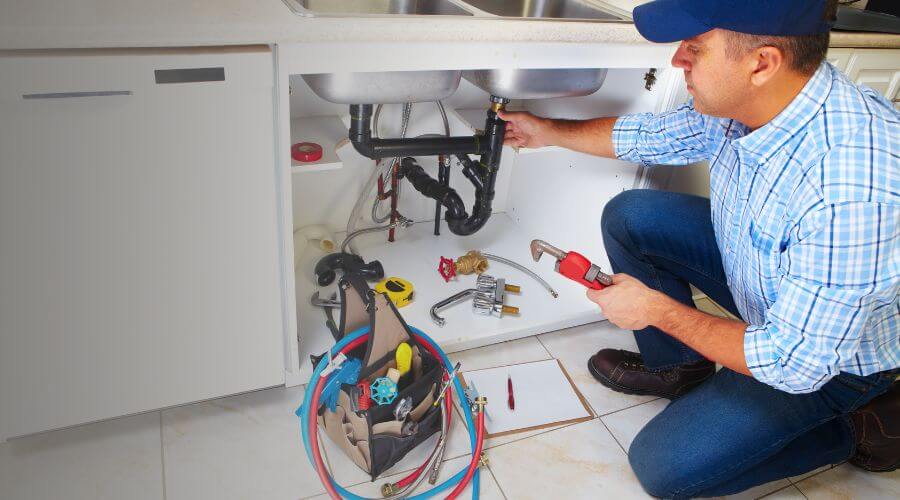 Expert burst pipe repair services in Aspermont, TX